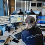 Un policía evita el suicidio de un hombre en una playa de Vigo manteniéndose al teléfono con él