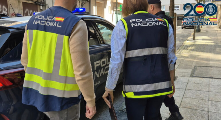 La Policía Nacional desmantela una red que estafaba a extranjeros con falsas ofertas de empleo