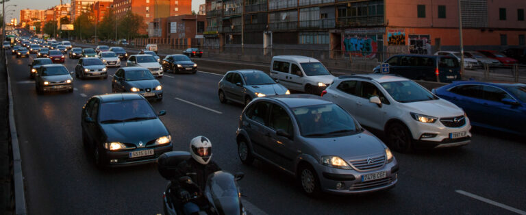 Las petroleras disparan sus beneficios: 81,4 millones extra al día tras el inicio de la guerra en Irán