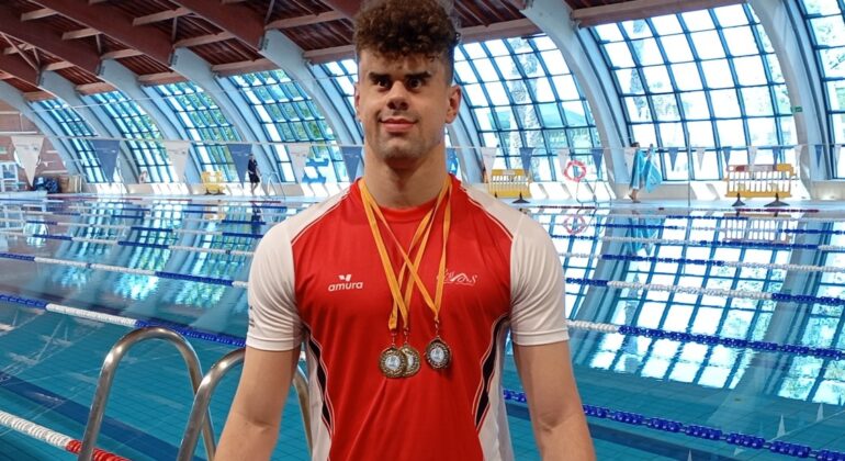 El vigués Juan Ferrón bate el récord de España y gana el Trofeo de Torrevieja