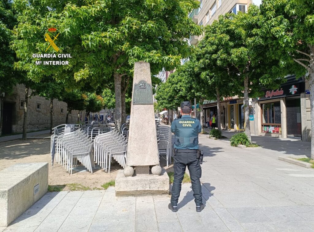 Cae un falso agente inmobiliario tras estafar a cinco personas con un piso en Baiona