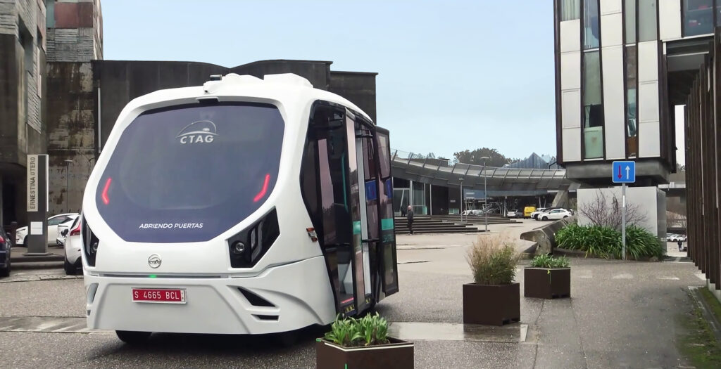 El minibús autónomo de la Universidade de Vigo amplía su recorrido y supera ya los 800 usuarios