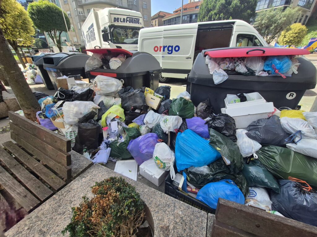 Giro en la huelga de basura de Vigo: FCC mueve ficha y cita al comité tras cuatro días de paro