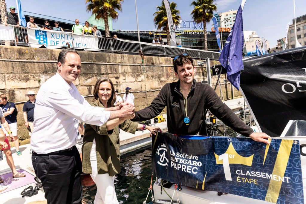 Tom Dolan gana en Vigo tras una dura travesía de más de tres días en 'La Solitaire du Figaro'