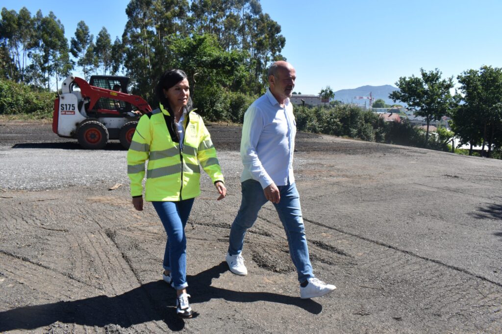 Mos habilitará un aparcamiento provisional de 5.000 m² en O Rebullón, para aliviar el tráfico en Puxeiros