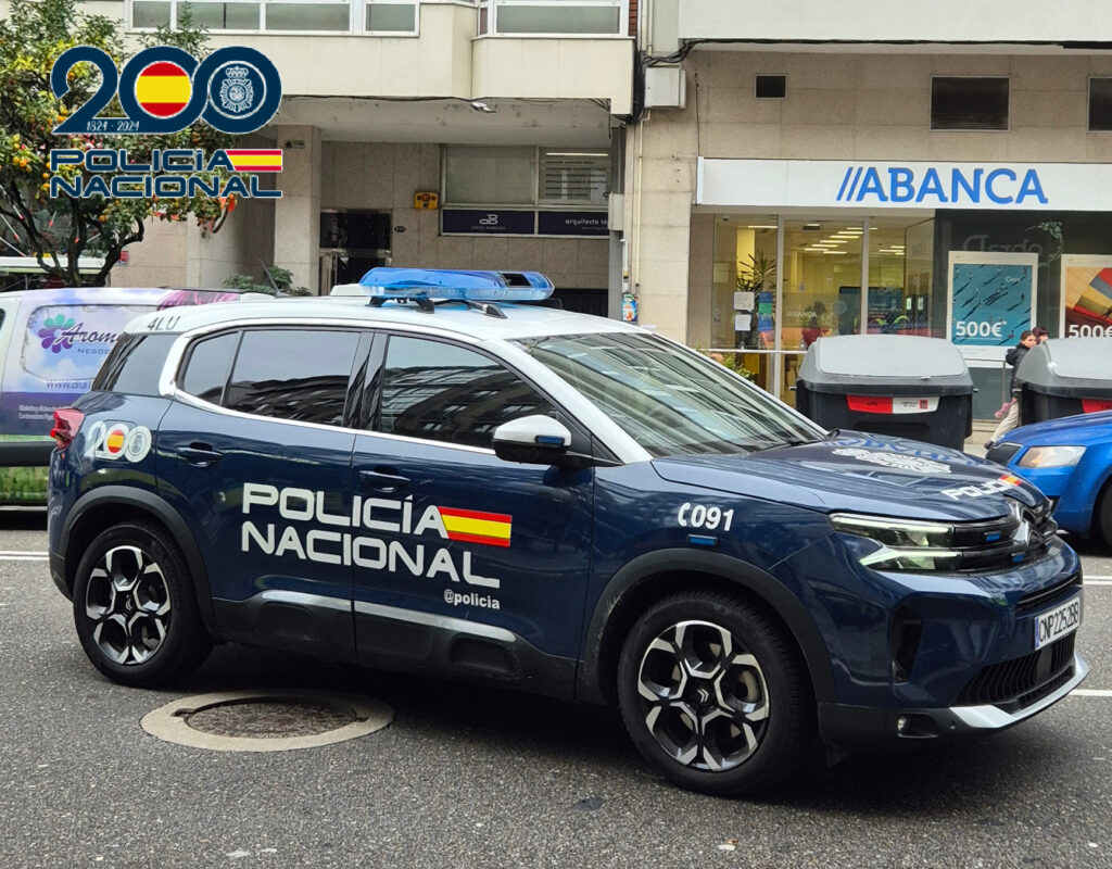 Cuatro detenidos en Vigo tras una serie de robos en coches en As Travesas, Coia y O Castro