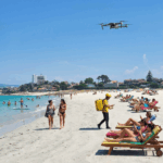 Ya están aquí la playas inteligentes: así cambia la experiencia de estar en la arena
