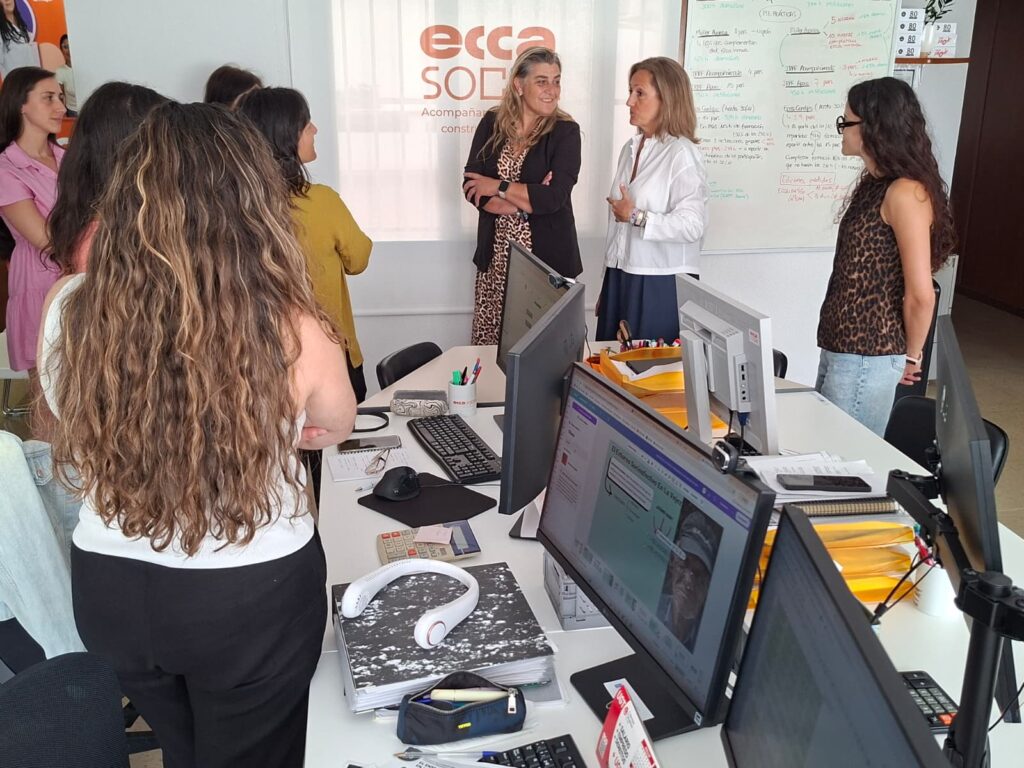 Un programa en Vigo formará a persoas en risco de exclusión para traballar no sector sociosanitario