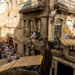 Marisquiño recupera el espectacular MTB Downtown, que volverá a transformar el Casco Vello