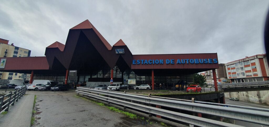 Exigen un realojo urgente para las personas de la antigua estación de autobuses ante un 'desalojo inminente'
