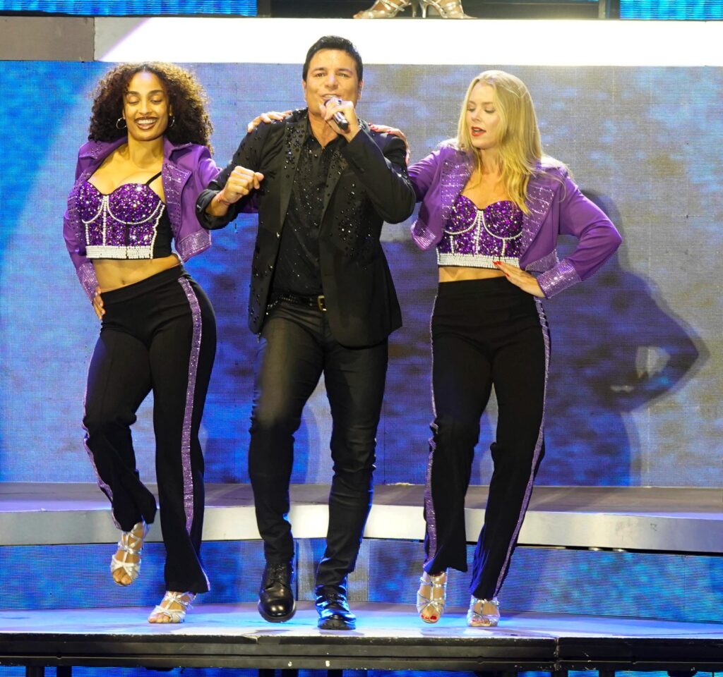 Chayanne convierte Castrelos en un viaje a la memoria con un repertorio que desafía al paso del tiempo