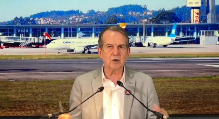 "No va a sacar ni un concejal": Caballero arremete contra Luisa Sánchez por la crisis de vuelos en Peinador