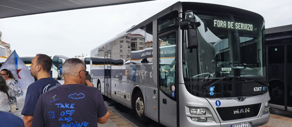 La huelga de los autobuses que conectan Vigo con Val Miñor y Baixo Miño continúa