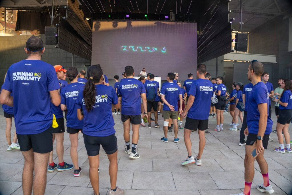 Vialia estrena carrera al atardecer: 8 kilómetros con música y una causa solidaria