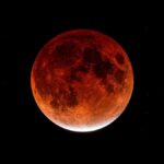La madrugada del viernes llega con un eclipse de Luna que ocultará el 93% del satélite