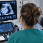 Sanidad prepara el cambio para que las mujeres puedan acceder al aborto farmacológico en su centro de salud