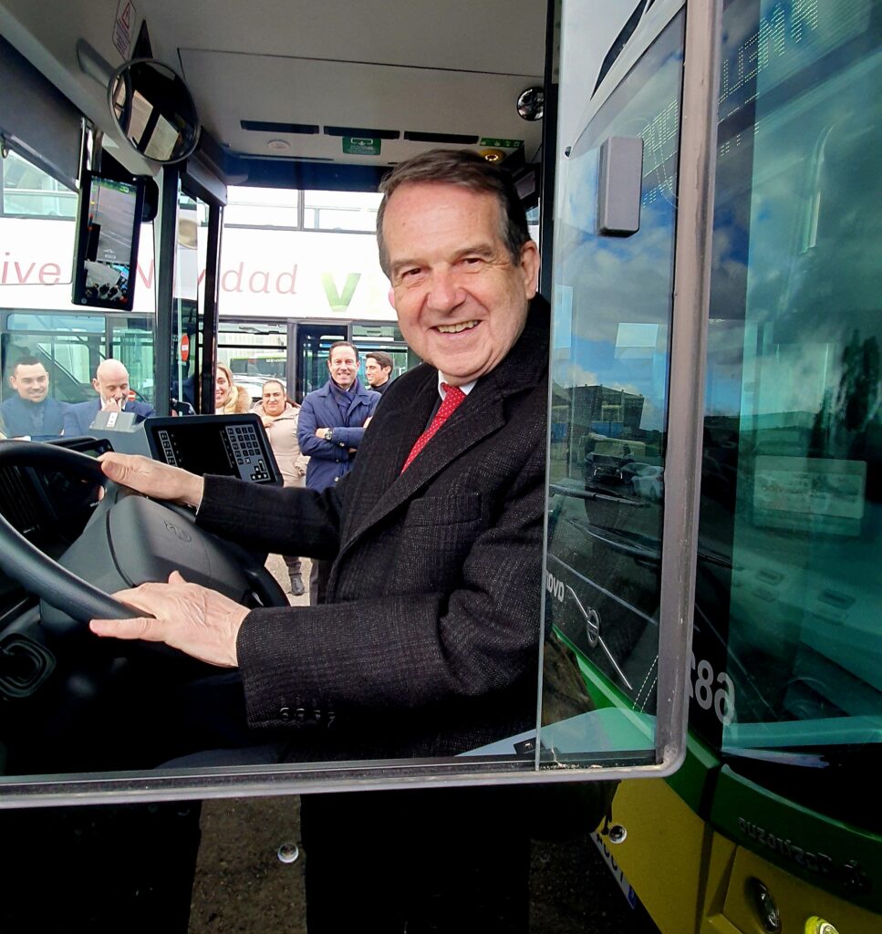 El Concello paraliza el megacontrato del bus urbano de 470 millones