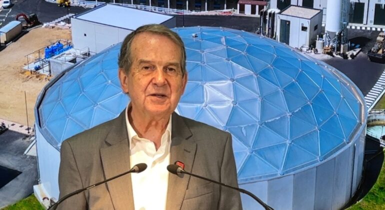 Caballero cambia el tono sobre el agua de Baiona: de “puedo parar el suministro mañana” a "lo seguiremos dando”
