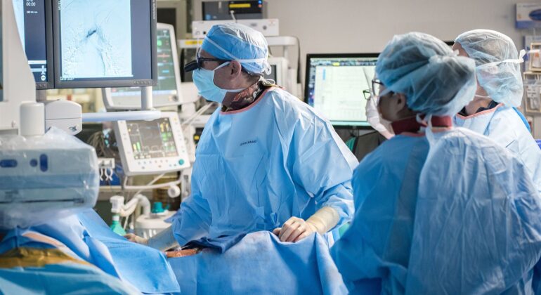 10.780 pacientes esperan una operación en Vigo: 86 días de demora media al cierre de junio