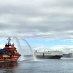 La ría de Vigo pone a prueba su respuesta en el simulacro de incendio a bordo de un barco de coches