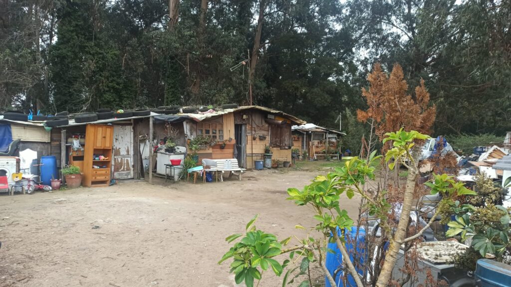 Tres años esperando una vivienda: 15 personas siguen en un asentamiento chabolista de la ciudad