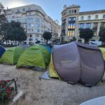 Petardos y amenazas contra los acampados por la vivienda: cuatro ataques en pocos días