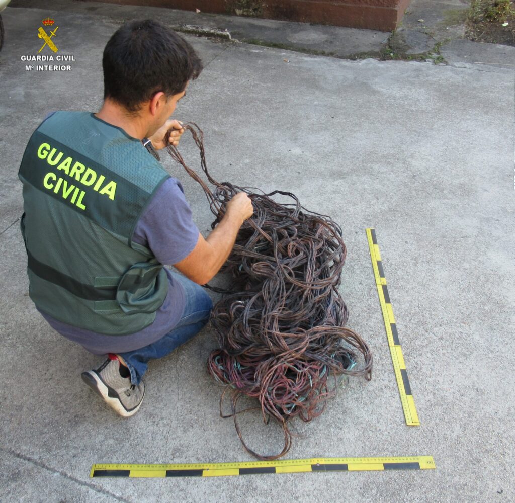 Tres mil metros de cable robado y un incendio forestal: la pista que llevó a prisión a un sospechoso