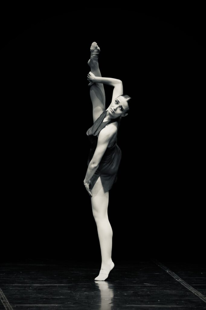 De Vigo al triunfo internacional: Alejandra Mae deslumbra en el Prix de la Danse de México