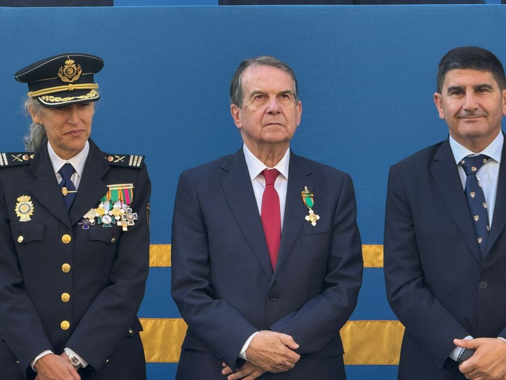 Oficial y Caballero