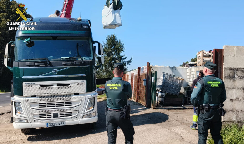 Detenidos tres empresarios de Ponteareas, Vigo, y Mos el presunto desvío de 30 toneladas de cobre de Telefónica