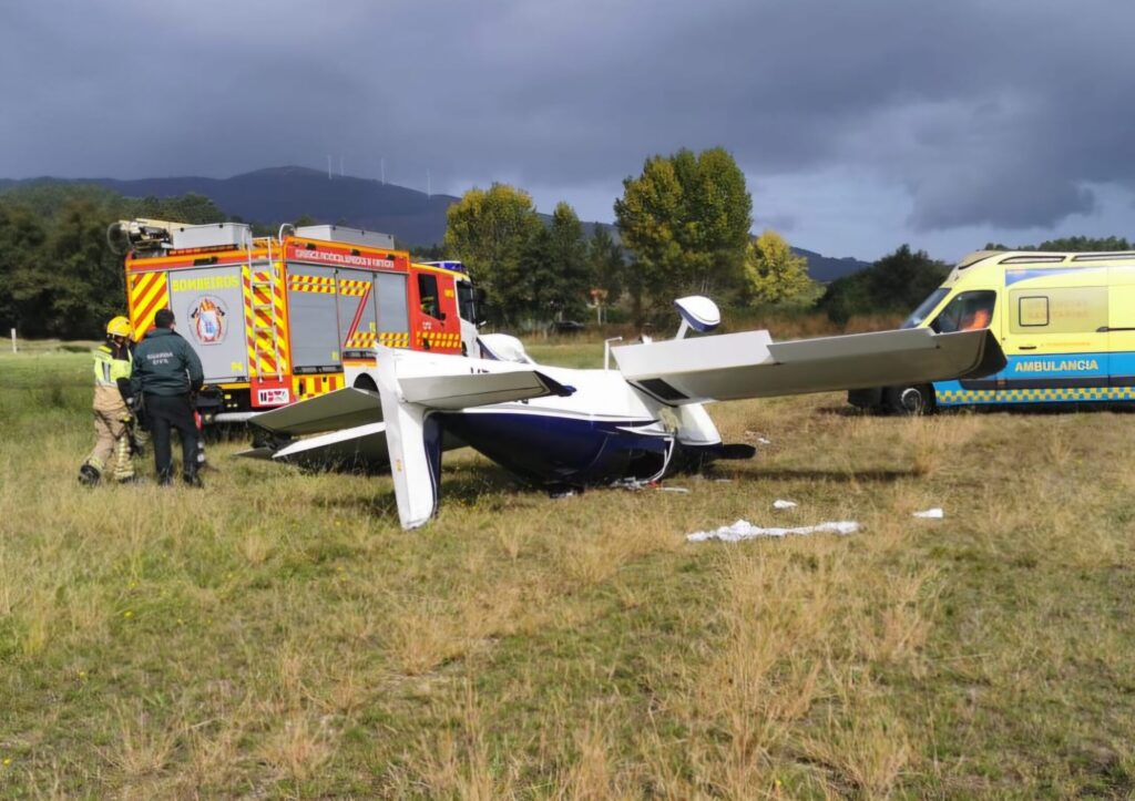 Una avioneta vuelca al aterrizar en Caldas y deja dos heridos, uno grave