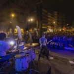 Vigo mezcla música y marisco este viernes: cinco grupos y tres food trucks en la Porta do Sol